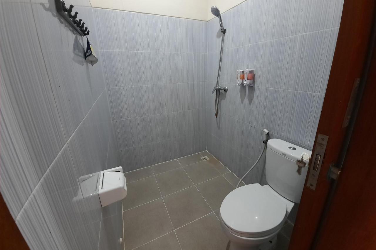 Oyo 3901 Kubu Kenak Hotel เซมินยัค ภายนอก รูปภาพ